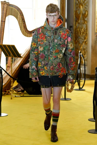 Look 61